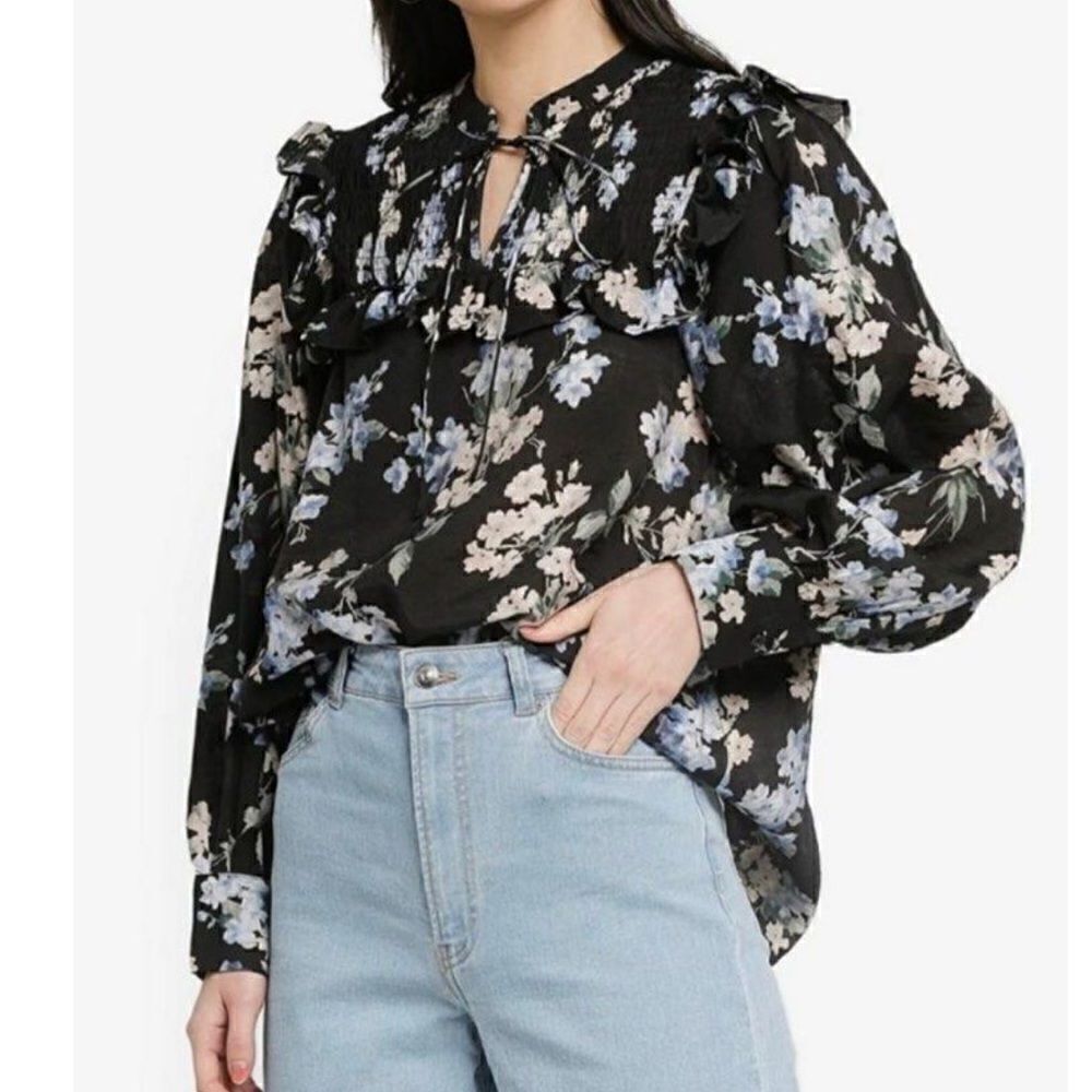 H&M Black|Blue Floral Ruffles shoulder Top